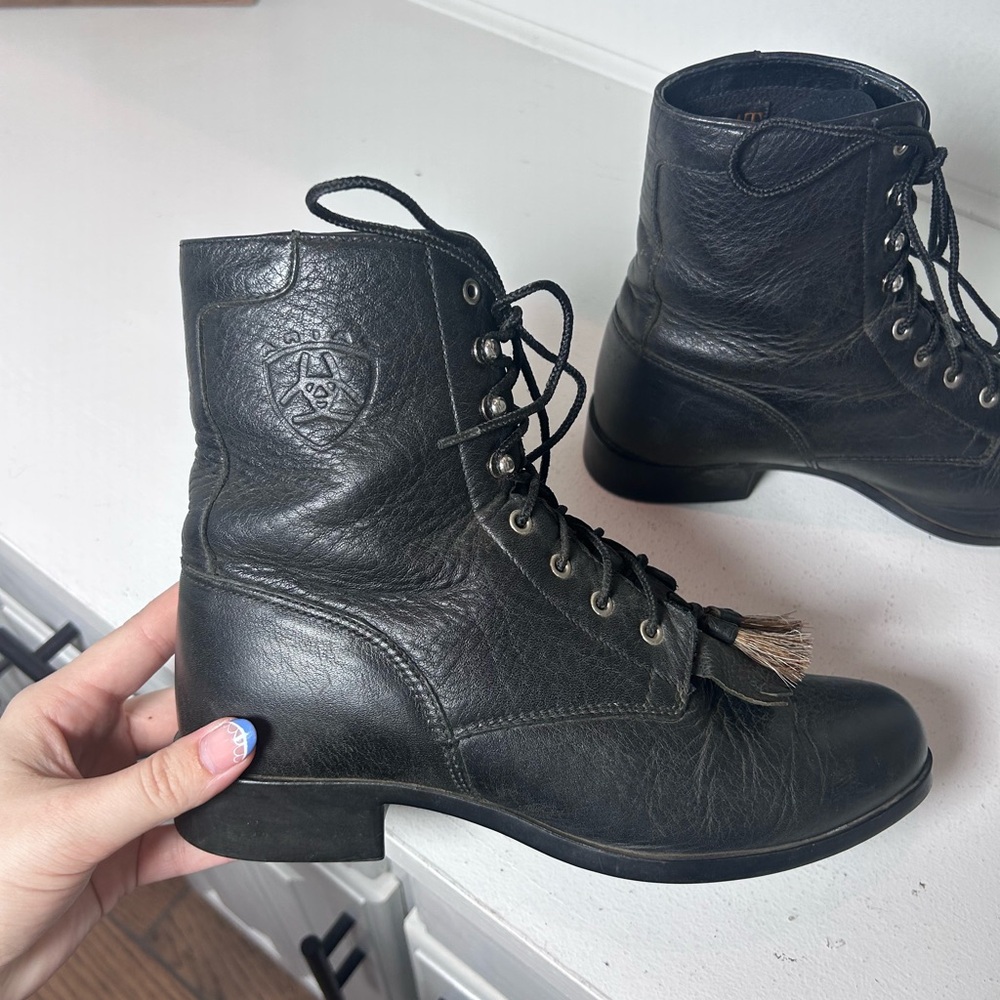 Ariat Women’s Kiltie Lace-Up Ankle Boots Black Leather Size 7.5 Western Style - Picture 6 of 8